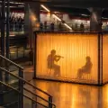 Cinco minutos de música y un solo espectador en el Metro de Quito