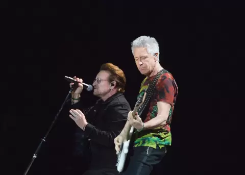 U2 regresa con nueva m�sica, colaboraciones y un t�tulo en espa�ol.