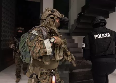 DEA Y POLIC�A NACIONAL