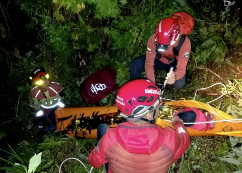 Bomberos de Quito rescataron a 17 personas que se extraviaron en la Zona de Protecci�n Belisario el 26 de septiembre de 2026.