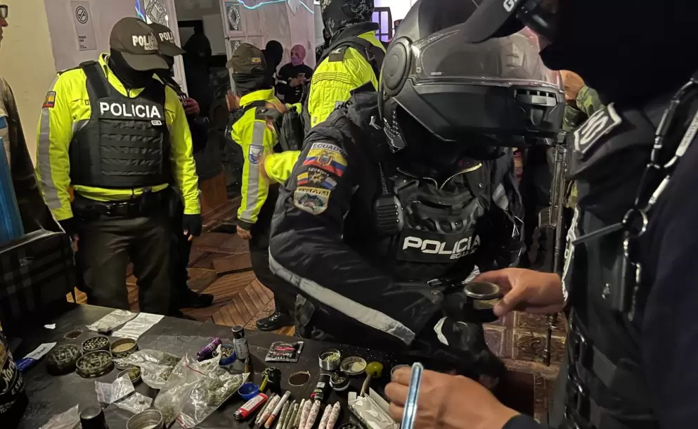 Polic�as, militares y funcionarios municipales intervinieron establecimientos nocturnos en Quito