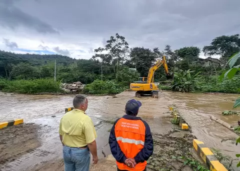 Obras en Manglaralto, Santa Elena, tras las intensas lluvias.