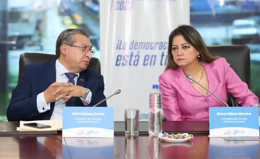 Elena N�jera arremete contra el presidente del CNE y lo compara con Atamaint: 