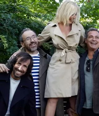 'Rosas' supera los mil millones de reproducciones y hace historia en Spotify.
