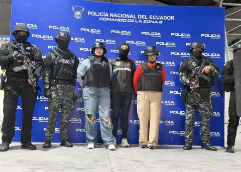 Michelle Mac�as e Inda Pe�arrieta, hija y esposa de alias Fito, llegaron a Guayaquil el 29 de septiembre de 2026, tras su detenci�n en Colombia.