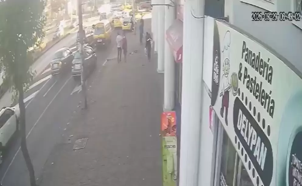 En Quito, un hombre golpe� en el rostro a una mujer y huy� del lugar