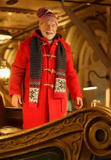 Arnold Schwarzenegger se transforma en Santa Claus para una aventura navide�a llena de acci�n y humor.