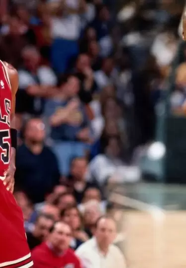 La camiseta de Michael Jordan alcanza precio r�cord en subasta.