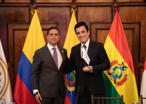 El canciller Roberto Kuri, junto a su hom�logo de Per�, Carlos Esp�, el 30 de septiembre de 2026.