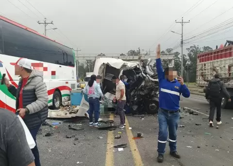 Choque en Tambillo deja un muerto y seis heridos este 01 de octubre de 2026.