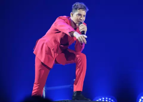 David Bisbal revive cl�sicos rom�nticos con nuevas versiones en su �lbum "Eternos".