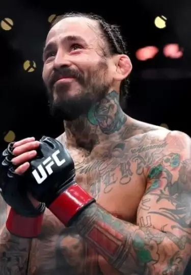 Marlon Vera se alista para su pelea en Quito.