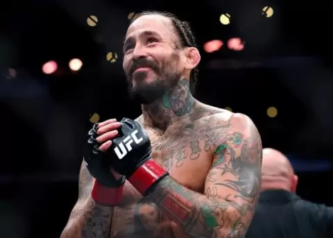 Marlon Vera se alista para su pelea en Quito.