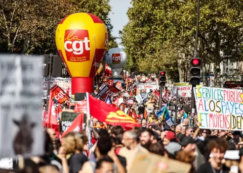 Protestas del jueves en Par�s para pedir subidas de salarios y contra la congelaci�n de los salarios p�blicos de cara a las negociaciones del Presupue