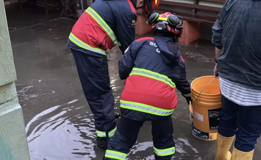 Fuertes lluvias en Quito provocan 11 emergencias en distintos sectores