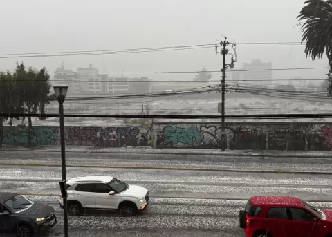 Intensas lluvias en Quito este domingo 4 de octubre.