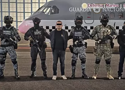 Iv�n Cazar�n Molina (c), alias 'El Tanque', fue detenido en M�xico.