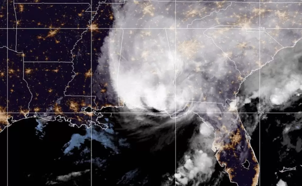 El hurac�n Isa�as se reduce a categor�a 1 sobre Florida