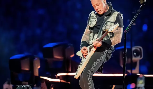 Metallica explora la pol�tica entre canciones, declaraciones, controversias y decisiones p�blicas.