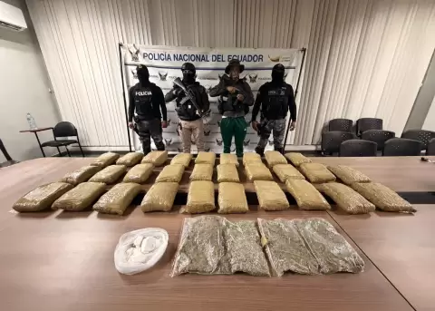 Decomisan 30 kilos de droga.