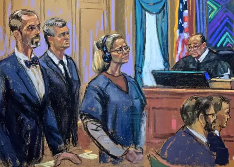 Cilia Flores (c), esposa del depuesto presidente venezolano Nicol�s Maduro, escuchando al juez Alvin Hellerstein (d),