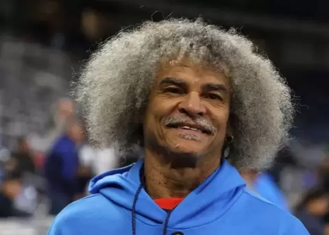 El 'Pibe' Valderrama dej� atr�s su caracter�stica cabellera.