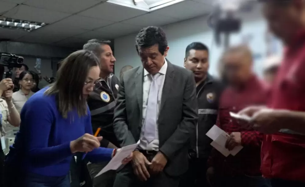 Dictan prisi�n preventiva contra funcionario del Ministerio de Educaci�n por presunto tr�fico de influencias