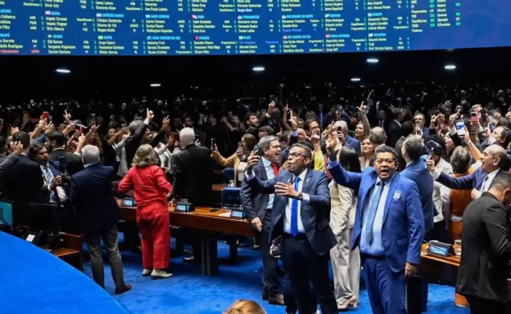 Brasil aprueba reducir la semana laboral a 40 horas sin bajar los salarios y en medio del balotaje