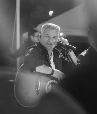 Perotti estrena canci�n sobre esperanza, amor, resistencia y uni�n humana.