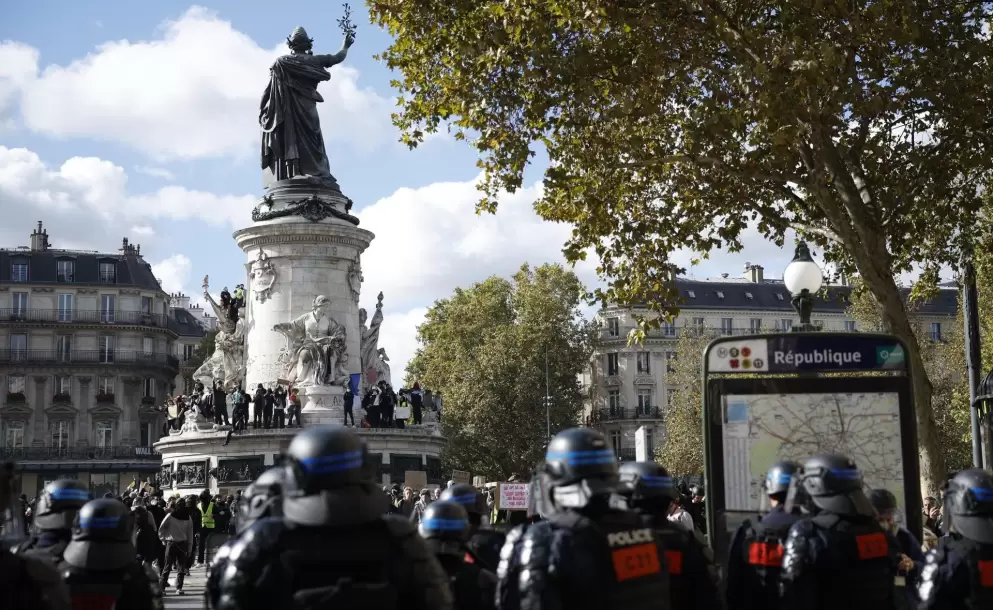 Francia eleva a 272 las detenciones durante las protestas por el costo de la vida