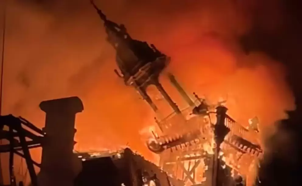 El Ayuntamiento de Limoges, destruido por las llamas en la jornada de protestas en Francia