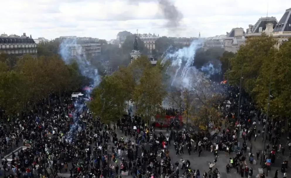 Crisis social y violencia urbana en Francia evidencian el desgaste pol�tico del gobierno y amenazan con extenderse por Europa