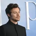 Harry Styles desata la locura con el videoclip de 'Coming up Roses'