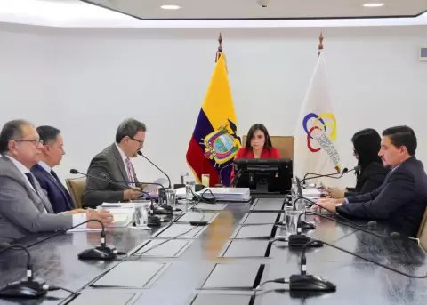 El Pleno del Consejo de la Judicatura destituy� a tres jueces.