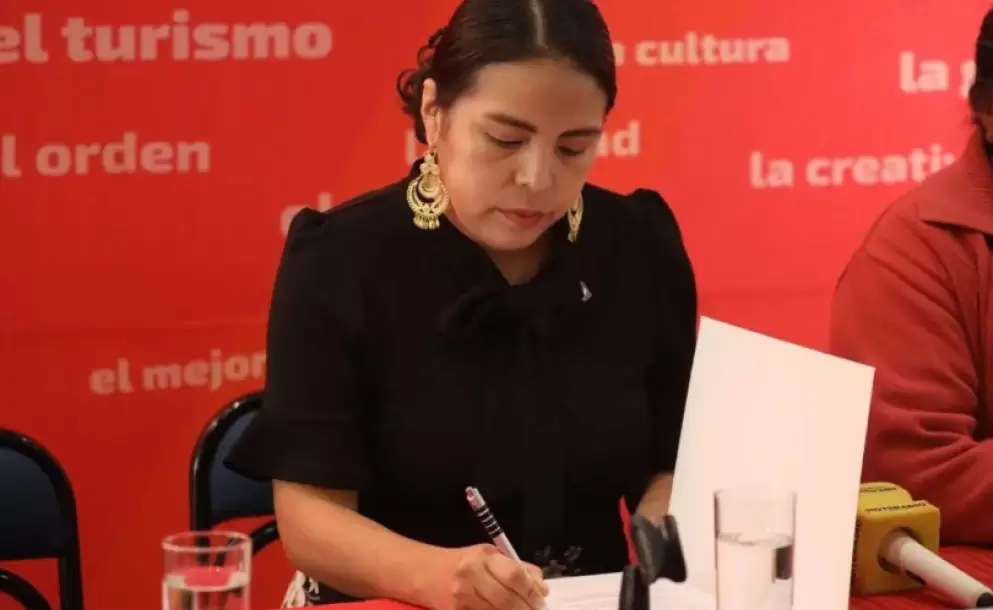 Cuenca: Alcaldesa subrogante reorganiza el 30% de la estructura municipal y anuncia m�s de 330 actividades por la independencia de la ciudad