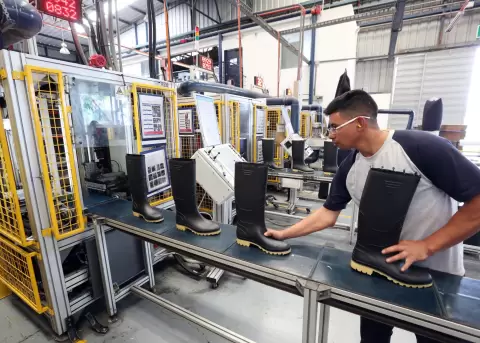 Imagen referencial de una industria en Ecuador.