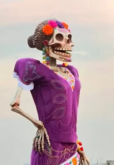 M�xico construye la Catrina m�s grande del mundo.